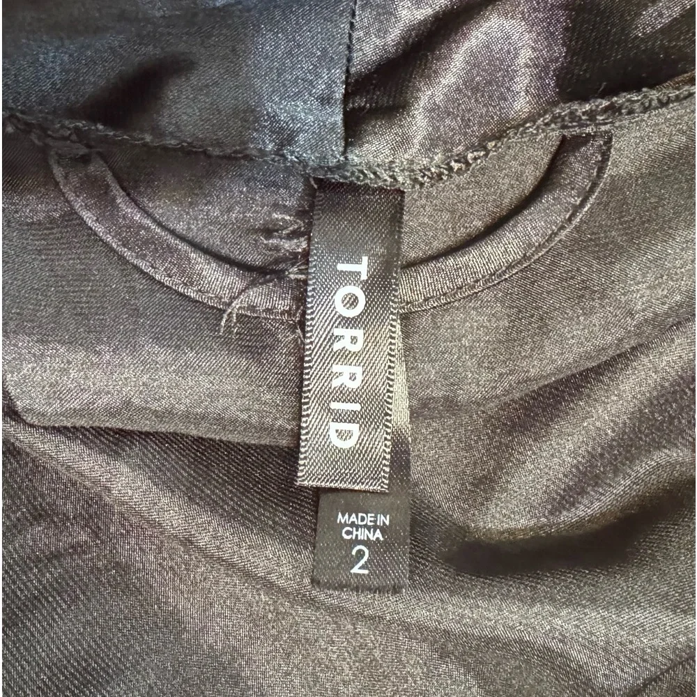 Black Torrid Robe - Picture 5 of 9